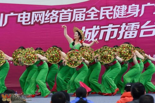 越舞越好看 宜賓26隊(duì)舞林高手今天下午在圖書館廣場斗舞姿 多圖 powered discuz